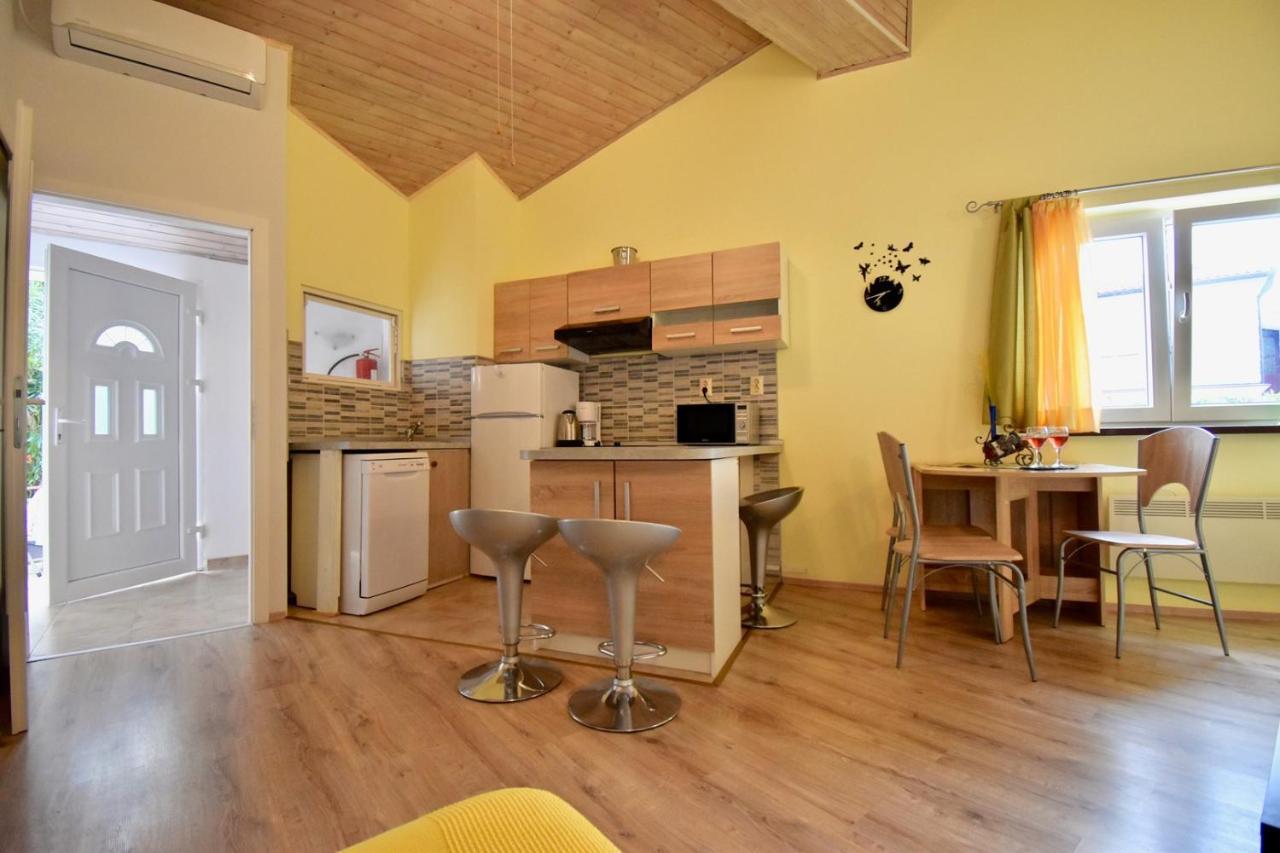 Holiday Apartments เมดูลิน ภายนอก รูปภาพ